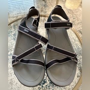 Teva Sandals sz 8.5